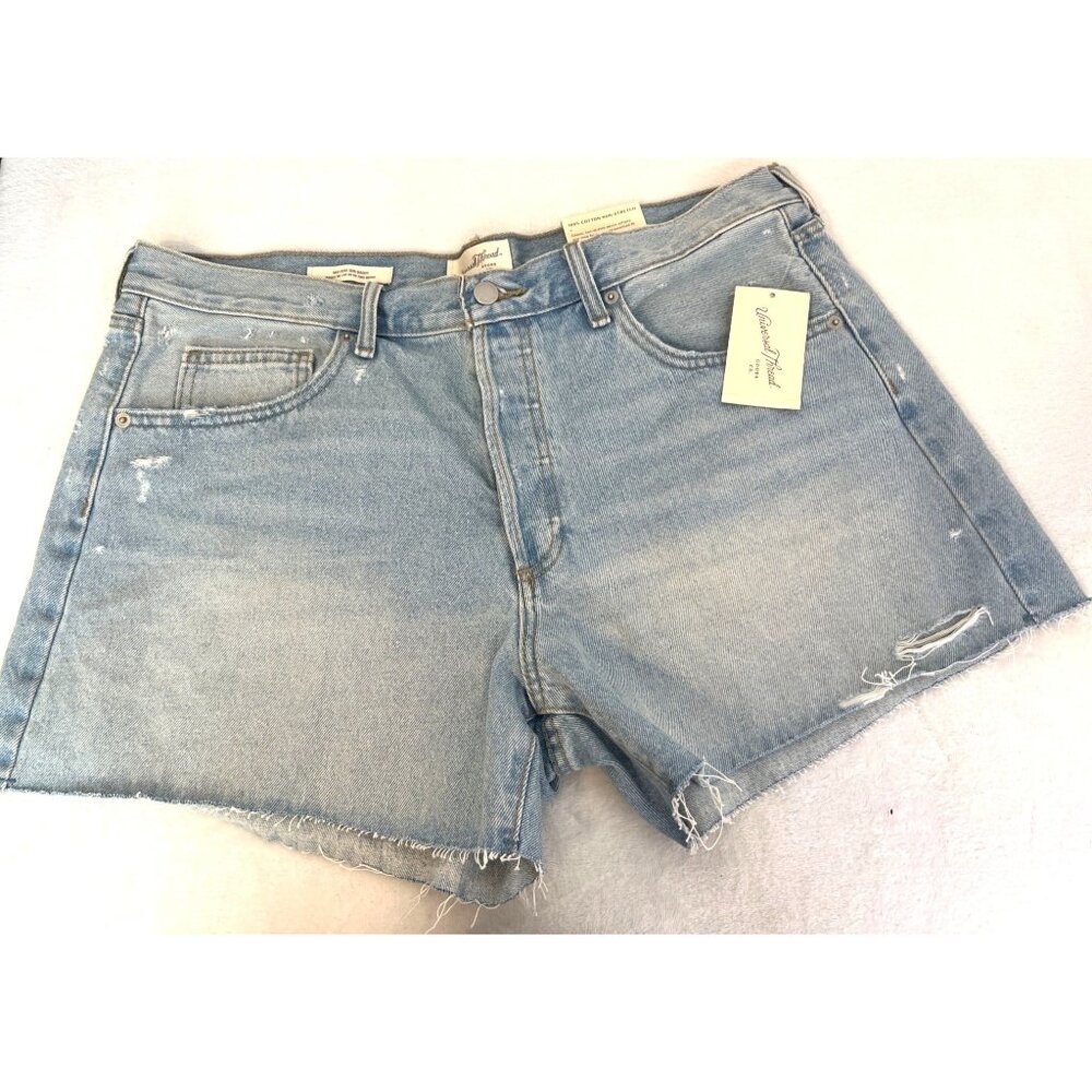 Universal Thread Mid-Rise 90's Baggy Jean Shorts SZ 144 New with tags Lightwash